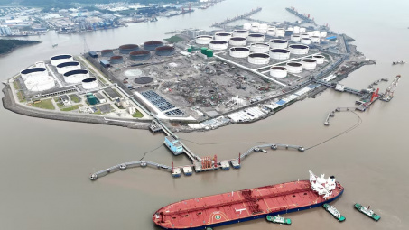 Giá xăng dầu hôm nay 5/5: Lao dốc, OPEC+ quyết đẩy nhanh việc tăng sản lượng