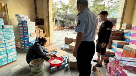 Hải Dương: Tiêu hủy hơn 420 sản phẩm sữa nhập lậu