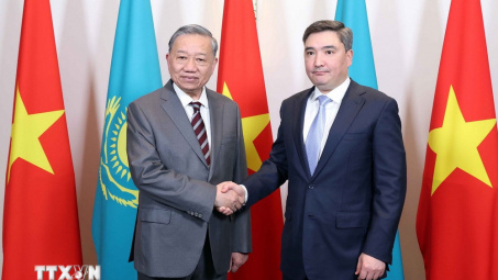 Đề nghị Kazakhstan tạo điều kiện cho hàng hóa Việt Nam thâm nhập sâu hơn vào thị trường Kazakhstan và khu vực