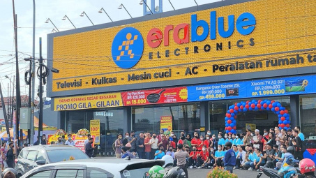 Thế Giới Di Động (MWG): Chuỗi EraBlue tại Indonesia mở cửa hàng thứ 100