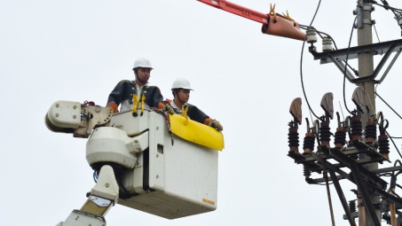 Gian nan nghề sửa chữa điện nóng