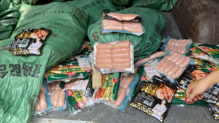 Ngăn chặn xe tải chở 800 túi xúc xích nhập lậu tại Lạng Sơn