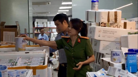 Phát hiện kho hàng nhập lậu quy mô lớn tại phố Bạch Mai, Hà Nội