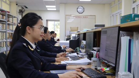 Ngành Hải quan thu ngân sách 5 tháng đầu năm tăng hơn 9%