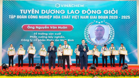 Người tổ trưởng “giữ lửa” sáng kiến ở Phân xưởng Sấy nghiền