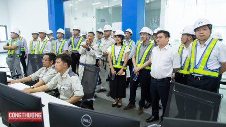 [Chùm ảnh] Thứ trưởng Trương Thanh Hoài khảo sát Khu liên hợp sản xuất gang thép Hòa Phát Dung Quất