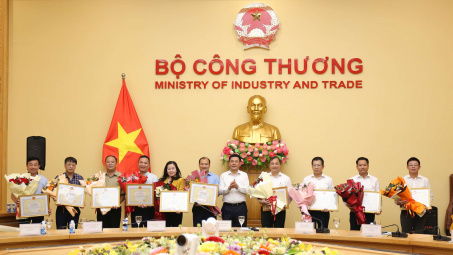 Bộ trưởng Nguyễn Hồng Diên gặp mặt các cơ quan báo chí nhân kỷ niệm 100 năm Ngày Báo chí Cách mạng Việt Nam