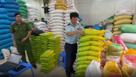 Phát hiện nhiều cửa hàng kinh doanh gạo ST25 giả mạo ở Hà Nội