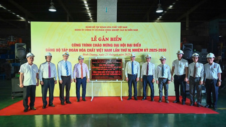 Casumina gắn biển công trình chào mừng Đại hội Đảng bộ Tập đoàn Hóa chất lần IV