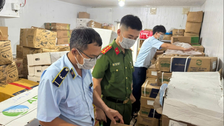 Quảng Ninh xử lý 176 vụ vi phạm về hàng cấm, sở hữu trí tuệ, hàng nhập lậu trong Tháng cao điểm