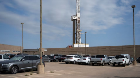 Giá xăng dầu hôm nay 26/6: Dự trữ dầu tại Mỹ giảm, thị trường nhích tăng