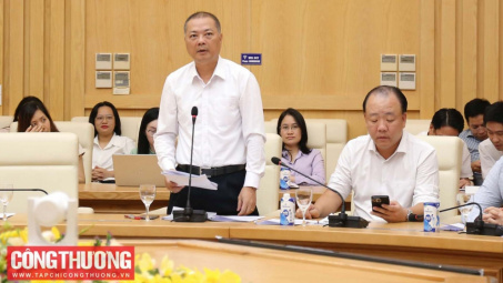 Phân cấp, phân quyền trong lĩnh vực xuất nhập khẩu, tạo thuận lợi cho doanh nghiệp