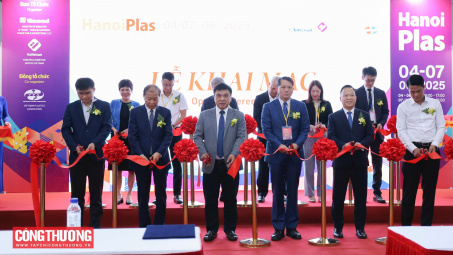 Hơn 200 doanh nghiệp tham gia Triển lãm Quốc tế về máy móc công nghiệp ngành Nhựa và Cao su