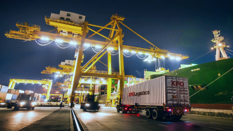 Nhận diện các yếu tố tác động đến năng lực cạnh tranh của các doanh nghiệp vận chuyển hàng hóa tại thành phố Hà Nội