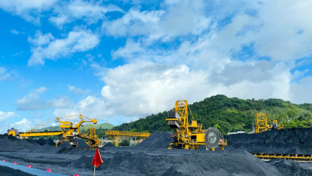 TKV: Thúc đẩy sản xuất tại các đơn vị kho vận, sàng tuyển, tiêu thụ than