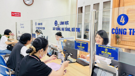 Ngày đầu vận hành chính quyền hai cấp tại Hà Nội diễn ra thông suốt