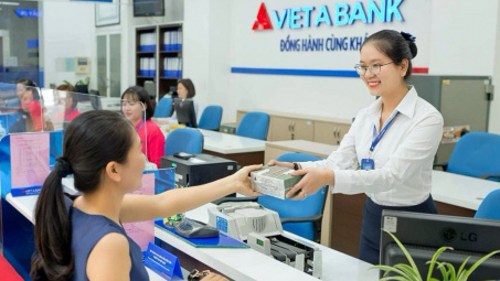 Ngân hàng Việt Á (VAB) chốt ngày giao dịch trên HoSE, mục tiêu lãi năm nay tăng 20%
