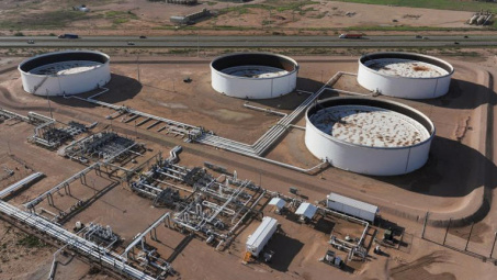 Giá xăng dầu hôm nay 15/7: Thị trường cân nhắc tác động tiềm tàng của các lệnh trừng phạt