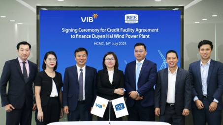 Ngân hàng VIB tài trợ vốn cho dự án điện gió của REE, góp phần thúc đẩy năng lượng xanh tại Vĩnh Long