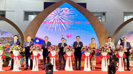 Tăng cường kết nối, thúc đẩy đầu tư, thương mại tại Hội chợ Thương mại Việt - Lào 2025