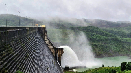 Bộ Công Thương: Chủ động ứng phó với áp thấp nhiệt đới/bão sắp vào Biển Đông