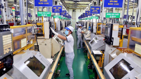 Đẩy mạnh phân cấp, đơn giản hóa thủ tục cho nhà đầu tư nước ngoài trong hoạt động thương mại