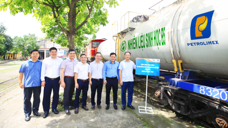 Petrolimex tiên phong pha chế và cung ứng nhiên liệu điêzen sinh học B5
