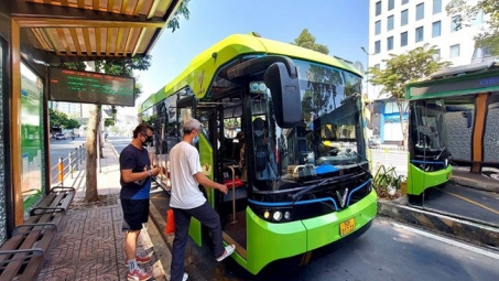 Chuyển đổi phương tiện xanh: Hà Nội sẽ sớm ban hành nghị quyết hỗ trợ người dân