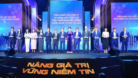 Chứng Khoán Mirae Asset được vinh danh tại lễ kỷ niệm 25 năm thị trường chứng khoán