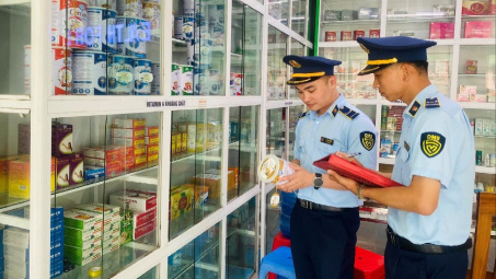 Thủ tướng: "Tuyên chiến không khoan nhượng" với thuốc giả, thực phẩm giả