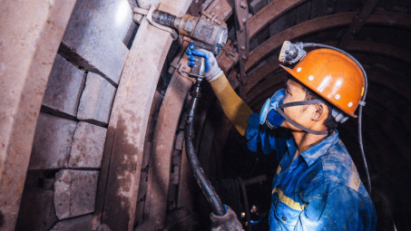 Than Thống Nhất đảm bảo sức khỏe người lao động trong mùa nắng nóng năm 2025