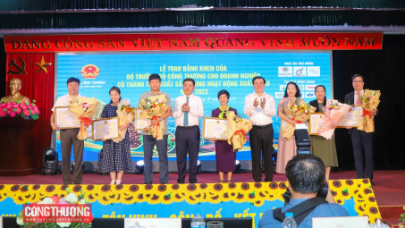 [CHÙM ẢNH] Chuỗi chương trình “Xuất nhập khẩu Việt Nam: Tôn vinh - Công bố - Kết nối - Hợp tác”