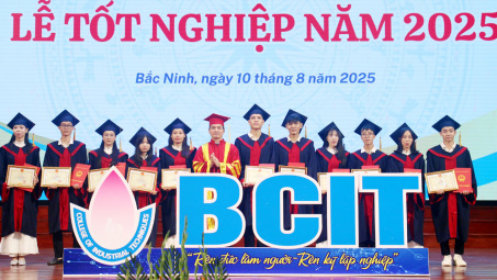 Hơn 800 sinh viên Trường Cao đẳng Kỹ thuật Công nghiệp tốt nghiệp, tỷ lệ có việc làm trên 96%
