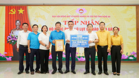 VINACHEM chung tay cùng đồng bào Nghệ An vượt qua bão lũ