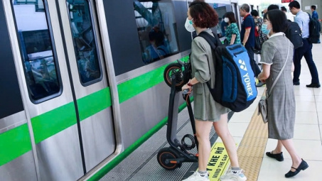 Chưa cấm mang xe đạp gấp gắn pin lên các tuyến Metro Hà Nội