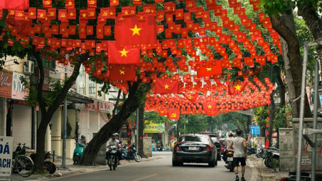 Thủ đô Hà Nội hiện lên trong diện mạo lễ hội rực rỡ nhất dịp đại lễ Quốc khánh 2/9