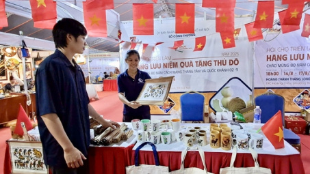 100 gian hàng tham gia Hội chợ quà tặng Thủ đô 2025 thúc đẩy phát triển làng nghề