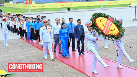 Công đoàn Công Thương Việt Nam báo công dâng Bác về công tác gia đình và chăm sóc trẻ em