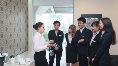 Nâng cao chất lượng nguồn nhân lực tại các khách sạn năm sao trên địa bàn Hà Nội