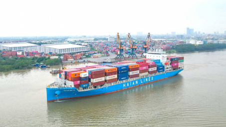 Xếp dỡ Hải An (HAH) - Container Việt Nam (VSC) lập liên doanh, đầu tư 180 triệu USD mở rộng đội tàu