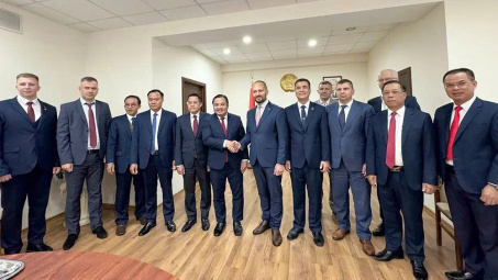 Đoàn công tác Tập đoàn Hóa chất Việt Nam thăm và làm việc tại Cộng hòa Belarus