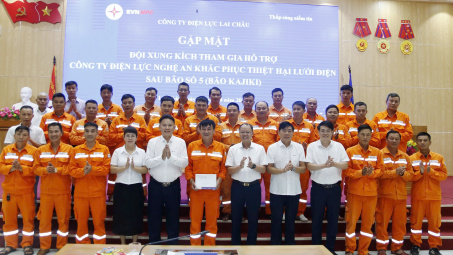 Đội xung kích PC Lai Châu lên đường hỗ trợ PC Nghệ An khắc phục thiệt hại lưới điện sau bão Kajiki