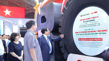 Lốp đặc chủng DRC góp mặt tại Triển lãm 80 năm ngành Công Thương