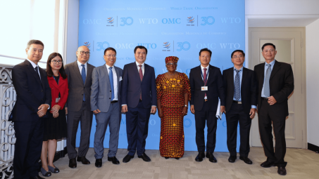 Thứ trưởng Nguyễn Sinh Nhật Tân làm việc với Tổng giám đốc WTO