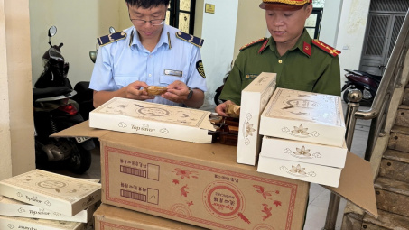 Đội Quản lý thị trường số 5 xử phạt hơn 150 triệu đồng vi phạm thực phẩm, đồ chơi trẻ em mùa Trung thu