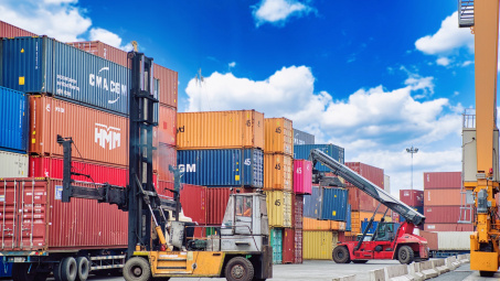 Ảnh hưởng của công bố thông tin phát triển bền vững đến hiệu quả hoạt động của doanh nghiệp Logistic tại Việt Nam