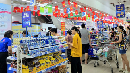 Giữa bão số 10, Saigon Co.op tung gói bình ổn giá thiết yếu, giảm giá thực phẩm đến 33%