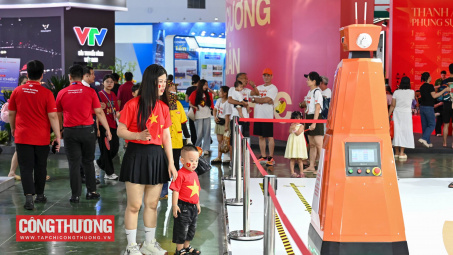 Robot tự động của Nhà máy Thủy điện Sơn La lần đầu được giới thiệu tại triển lãm quốc gia