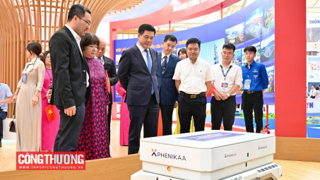 Robot "make in Vietnam" của Phenikaa-X "ghi điểm" tại Triển lãm thành tựu ngành Công Thương