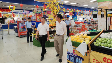 Kiểm tra, hướng dẫn phòng, chống buôn lậu, hàng giả trong cao điểm Tết Nguyên đán 2026 tại Đồng Nai